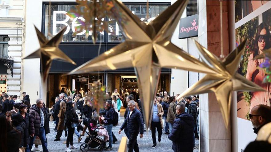 Εορταστικό ωράριο: Ανοιχτά και την Κυριακή καταστήματα και σούπερ μάρκετ Εορταστικό ωράριο: Ανοιχτά και την Κυριακή καταστήματα και σούπερ μάρκετ