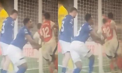 Η Ίπσουιτς βρήκε αποτελεσματικό και… μη ποδοσφαιρικό τρόπο να σταματήσει τα κόρνερ της Άρσεναλ