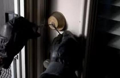 Εξιχνιάστηκαν 17 κλοπές σε σπίτια στην Αττική - Οι διαρρήκτες μίσθωναν ταξί για τις μετακινήσεις τους