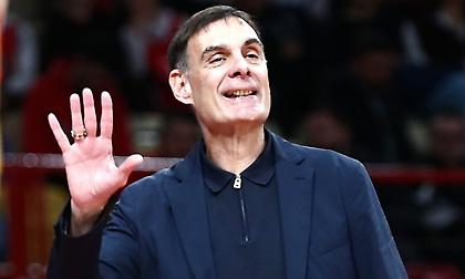 Έπιασε κορυφή ο Μπαρτζώκας στον πάγκο του Ολυμπιακού ξεπερνώντας σε συμμετοχές τον Ιωαννίδη