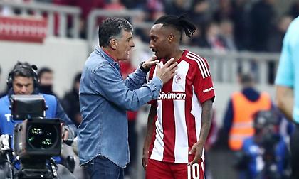 Σταματέλος: «Ο Μεντιλίμπαρ θέλει εξτρέμ… χθες για να παίξει… αύριο»