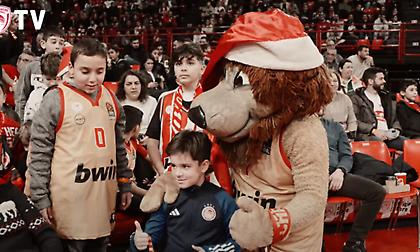 Το φατούρο στον Μένσα, το εορταστικό κλίμα και οι οικογενειακές στιγμές στο ΣΕΦ: Η παρακάμερα από το Ολυμπιακός-Λαύριο