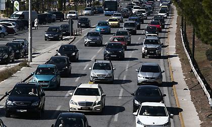 Στο «κόκκινο» η κίνηση στους δρόμους της Αθήνας