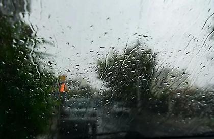 Καιρός: Βροχές κατά τόπους και θερμοκρασία ως 16 βαθμούς