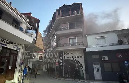 Φωτιά σε ξενοδοχείο στην Καλαμπάκα: Νεκρός ο άνδρας που πήδηξε από το μπαλκόνι