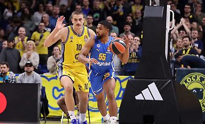 Διάψευση πως τελειώνει από τη Μακάμπι ο Ντε Τζούλιους-Εξετάζουν Ντόζιερ οι Ισραηλινοί