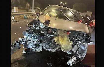 Σοκαριστικό τροχαίο στη Ραφήνα: Σμπαράλια έγιναν τα αυτοκίνητα μετά από σύγκρουση