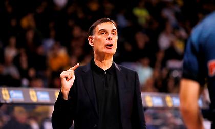 Μπαρτζώκας: «Όταν κάποιοι δεν είναι σοβαροί, θα βγαίνουν έξω - Παίξαμε ένα δεκάλεπτο»