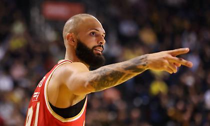 Επική ανάρτηση Φουρνιέ με Λαρεντζάκη και τρίγωνα Πανοράματος: «Είναι δύσκολο να παραμείνεις fit σε αυτή την ομάδα»