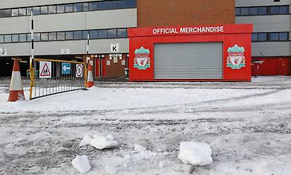 Σε κίνδυνο η διεξαγωγή του Λίβερπουλ – Μαν.Γιουνάιτεντ, συνεχείς προειδοποιήσεις για χιονιά