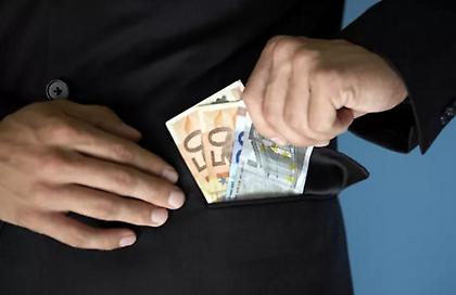 Μείωση φόρων, αύξηση μισθών και συντάξεων - Όλες οι φορολογικές μεταρρυθμίσεις για το 2025