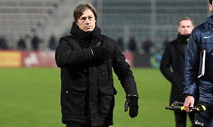 Έδειξε την καρδιά του στον κόσμο της ΑΕΚ ο Αλμέιδα κατά την αποχώρησή του από το Πανθεσσαλικό