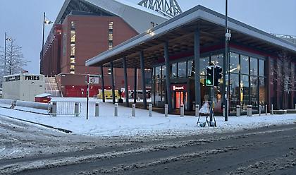 Ξεκαθαρίζει το μεσημέρι για το ντέρμπι του «Άνφιλντ», προς το παρόν πάει για σέντρα