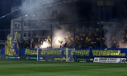 Εντυπωσιακό πανό εμπνευσμένο από ΛΕΞ και Βενσάν Κασέλ σήκωσαν οι φίλοι του Παναιτωλικού