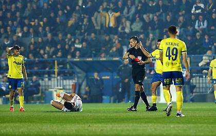 Παναιτωλικός: «Πέναλτι-εφεύρεση υπέρ του Ολυμπιακού»