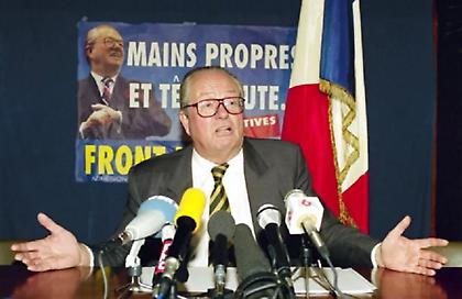 Πέθανε σε ηλικία 96 ετών ο Ζαν Μαρί Λεπέν - Η «πολιτική πατροκτονία» της κόρης του Μαρίν