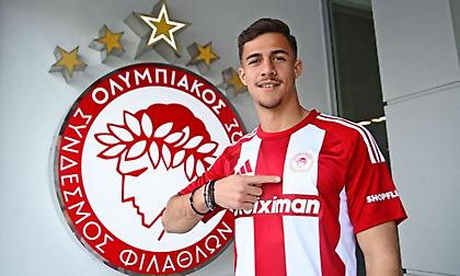 Κωστούλας: «Να συνδυάσω το μέλλον μου στο σύλλογο με τίτλους - Σημαίνει πολλά να φοράω αυτή τη φανέλα»