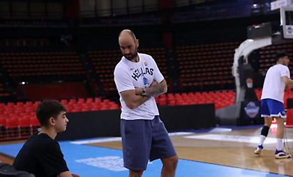 Το μήλο κάτω απ' τη μηλιά: Κλήθηκε στην Εθνική Παμπαίδων ο Θανάσης Σπανούλης!