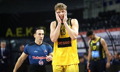 ΑΕΚ Betsson: Αμφίβολοι για Παναθηναϊκό οι Κουζμίνσκας και Καράμπελας - Καλά νέα για Φλιώνη