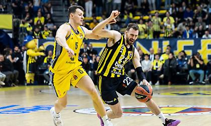 Ξεμπέρδεψε με την Άλμπα στην τέταρτη περίοδο και παρέμεινε κοντά στην κορυφή η Φενέρ