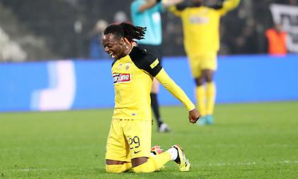 ΑΕΚ: «Θύμα βαρβαρότητας και χυδαιότητας ο Οντουμπάτζο - Είμαστε στο πλευρό σου, περήφανοι για εσένα»