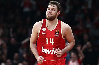 Βεζένκοβ από άλλο πλανήτη και Ολυμπιακός-όνειρο. Μάικ Μπράουν, σε ευχαριστούμε!