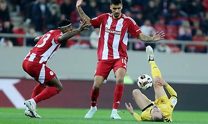 Άρης για το πέναλτι Νταρίντα: Συνεχίστε να εξευτελίζεστε - Μας ξεπερνάει ότι διαμαρτύρεται ο Ολυμπιακός για τη διαιτησία