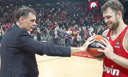 Η μπάλα της 45άρας παραδόθηκε στον Βεζένκοφ δια χειρός Μπαρτζώκα