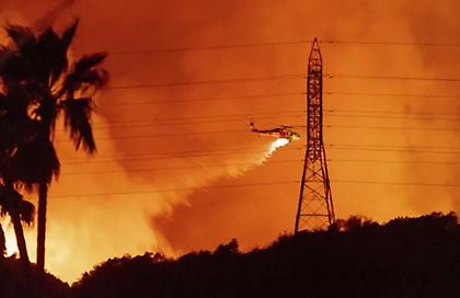Φωτιές στο Λος Άντζελες: Εξασθενούν οι άνεμοι αλλά εντείνονται οι αποδοκιμασίες - Στους 11 οι νεκροί