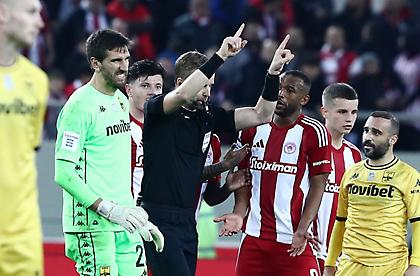 Νικολακόπουλος: «Μιλάει για τη διαιτησία ο Άρης, με 80-20 υπέρ του στο πρώτο ημίχρονο;»