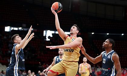 Λαρεντζάκης: «Έχει κάνει σπουδαίο έργο ο κόουτς Μπαρτζώκας»