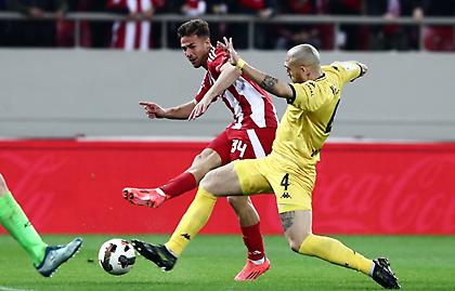 Νικολακόπουλος: «Όσο ο Ολυμπιακός είναι σταθερά πρώτος, τόσο θα κάνουν θόρυβο για τη διαιτησία οι άλλοι…»