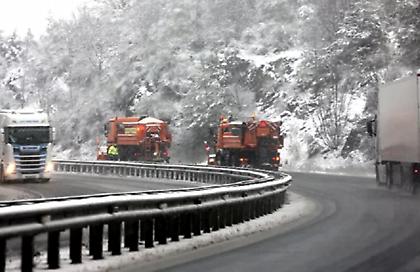 Έκτακτο δελτίο ΕΜΥ: Βροχές και χιόνια μέχρι την Τρίτη, βαθμιαία εξασθένιση από την Τετάρτη