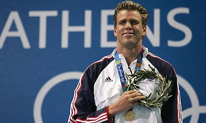 H ΔΟΕ αντικαθιστά τα δέκα ολυμπιακά μετάλλια του Γκάρι Χολ που χάθηκαν στις φωτιές του Λος Άντζελες