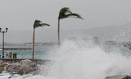 Δεμένα τα πλοία στα λιμάνια λόγω της κακοκαιρίας - Ποια δρομολόγια δεν εκτελούνται