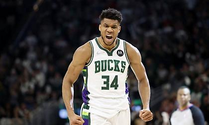 Επική ιστορία Αρίνας για Γιάννη: «Οι Χοκς τον είχαν κρύψει σε κάποιο υπόγειο πριν το draft»