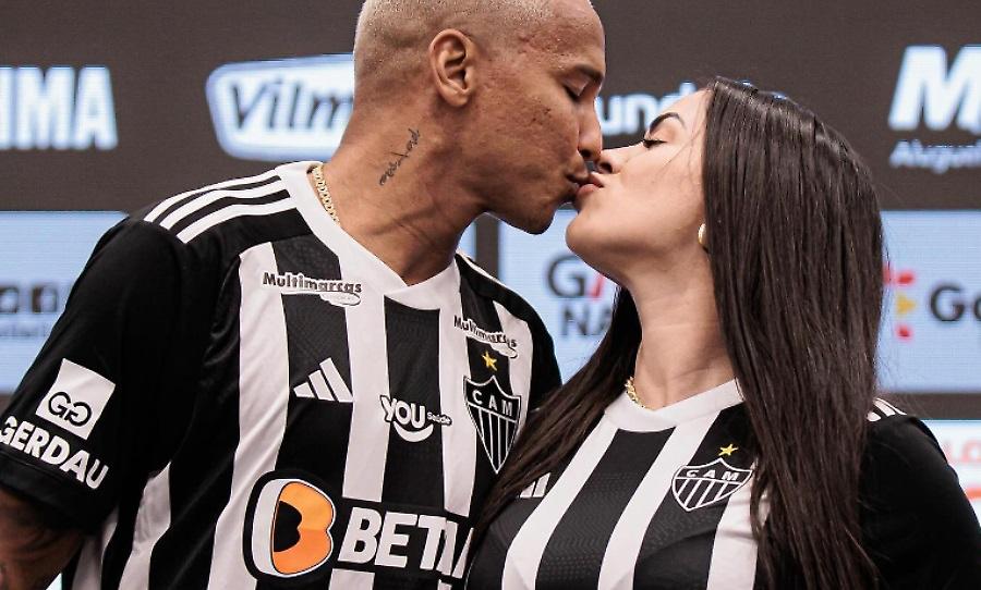 «Να πολλαπλασιάσουμε την αγάπη»: Σύζυγος ποδοσφαιριστή δημοσίευσε πόσες φορές... πήγε με τον άντρα της το 2024!