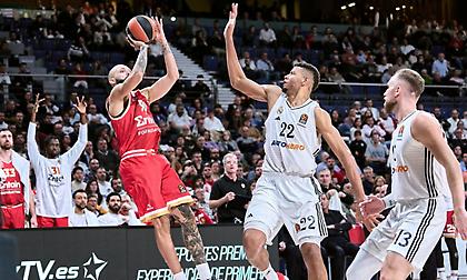 «Μαθήματα μπάσκετ απ' τα κόκκινα κομάντος, διαμαρτυρίες εσείς; Τρίποντα εμείς»: Το σποτάκι για το Ρεάλ-Ολυμπιακός