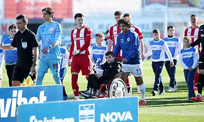 Στο Περιστέρι για να δει από κοντά τον Ουάρντα ο μικρός Γιαννάκης!