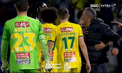 Χαμός στο Αλ Καλίτζ-Αλ Νασρ: Ο Σιδηρόπουλος απέβαλε τον Δώνη - Κινήθηκε απειλητικά προς το μέρος του ο Έλληνας κόουτς!