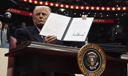 Δεκαοκτώ πολιτείες μηνύουν τον Τραμπ για την κατάργηση της αυτόματης απόκτησης υπηκοότητας