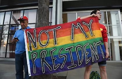 Ο Τραμπ τερμάτισε από την πρώτη ημέρα πολιτικές για τα δικαιώματα της LGBTQ+ κοινότητας - Οι ΗΠΑ αναγνωρίζουν δύο φύλα