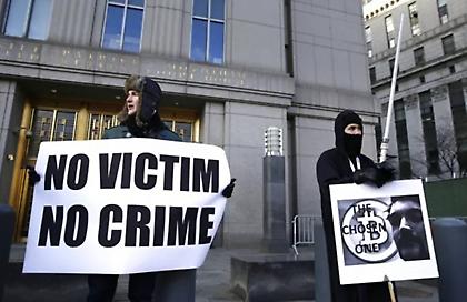 Ο Τραμπ απονέμει χάρη σε ισοβίτη δημιουργό πλατφόρμας dark web μέσω του οποίας διακινούνταν ναρκωτικά