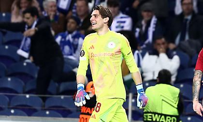 Απίθανη επέμβαση Τζολάκη στο 89' - Αποθεώθηκε από την «ερυθρόλευκη» εξέδρα ο Έλληνας κίπερ!