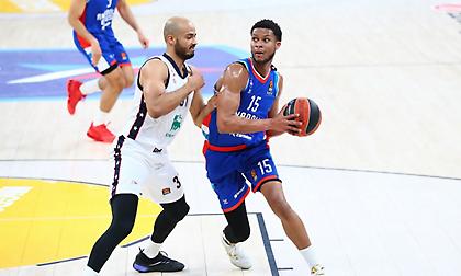 Διέσυρε την ελλιπή Αρμάνι Μιλάνο με +44 και πλησίασε στη δεκάδα η Εφές