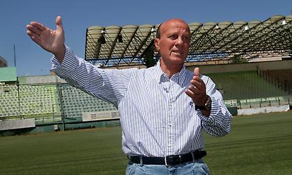 Δομάζος: Όταν παρέδωσε την ολυμπιακή φλόγα στην Πατουλίδου στην Τελετή Έναρξης των Αγώνων στην Αθήνα