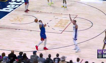 Θεότρελο καλάθι του Γιόκιτς με το ένα χέρι από την άλλη άκρη του παρκέ!