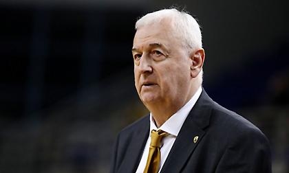 Σάκοτα ενόψει Ολυμπιακού: «Σκεφτόμαστε από τώρα το ματς της Τετάρτης»