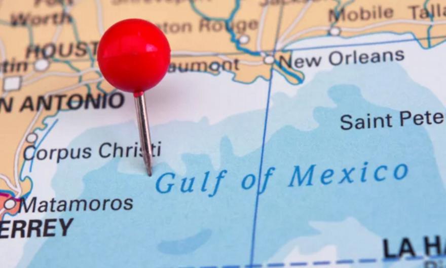 Η κυβέρνηση Τραμπ άλλαξε και επίσημα τις ονομασίες του Κόλπου του Μεξικού και του όρους Ντ