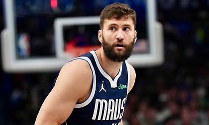 Μάβερικς: Κάταγμα στο πόδι ο Κλέμπερ